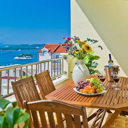 Amazing Sea View 6 P * Hvar Town